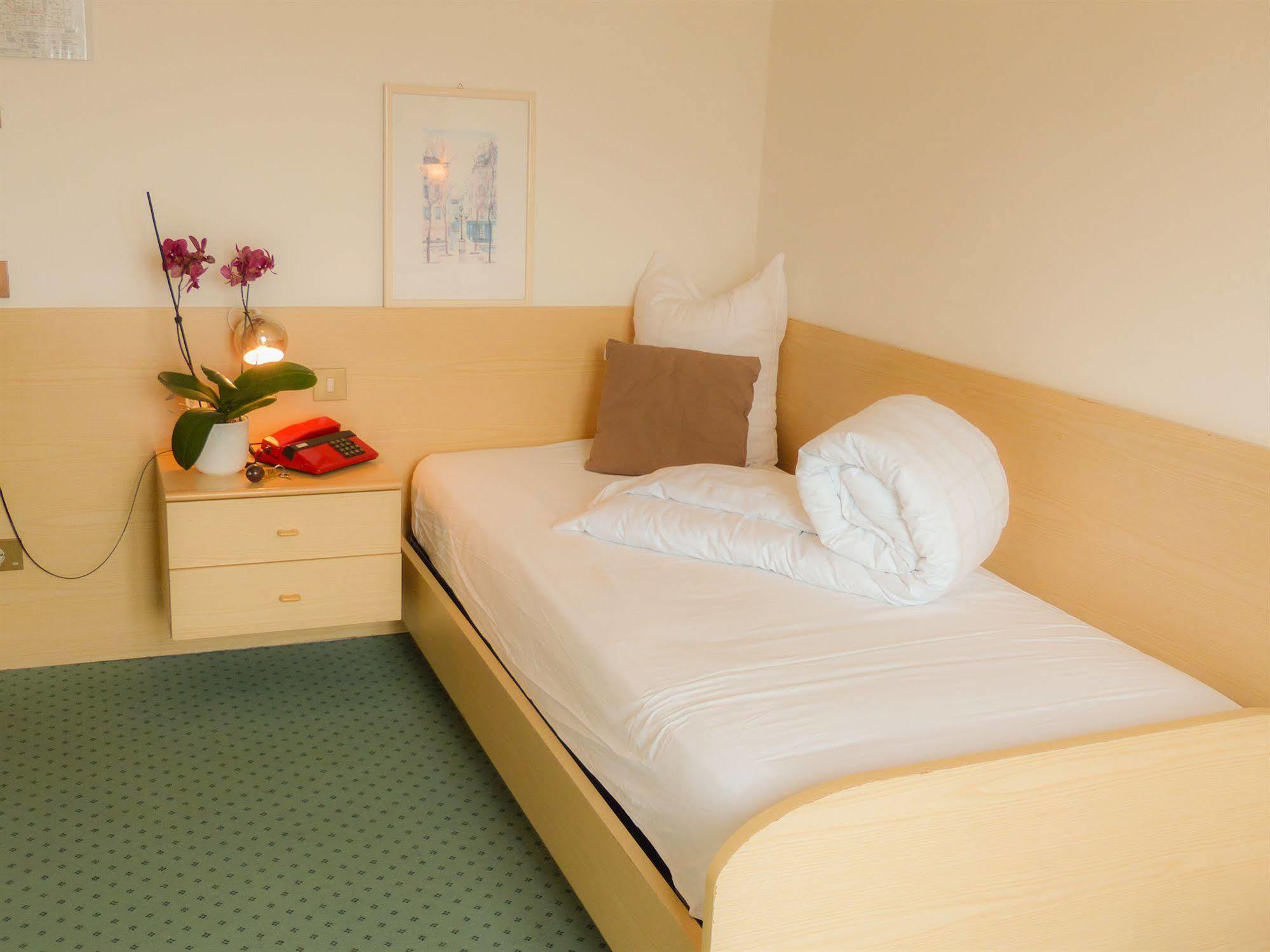 Prinz Rudolf Smart Hotel Мерано Екстериор снимка